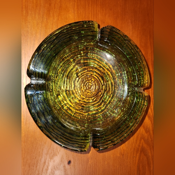 Vintage Green Pressed Ashtray - Picture 2 of 11